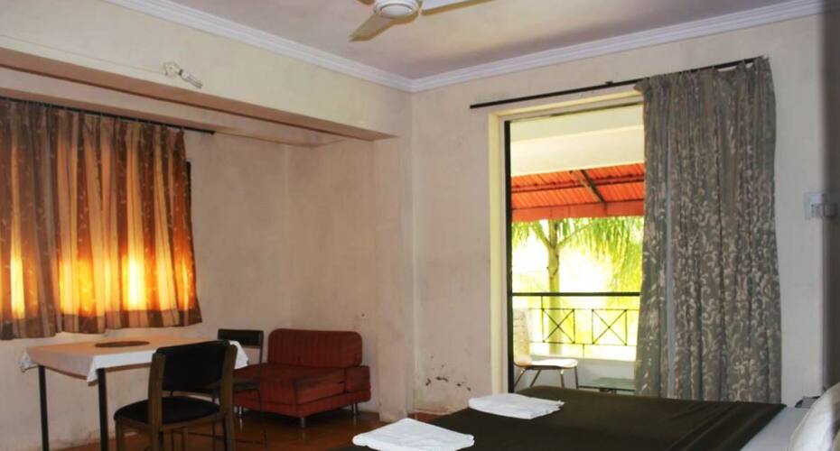Hotel Whispering Brook, Lonavala 5